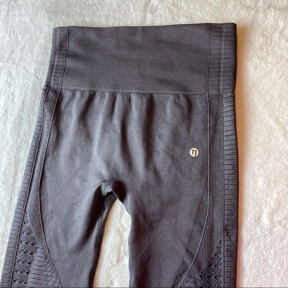 IMI Gray Leggings With Lattice Panels - Picture 4 of 9